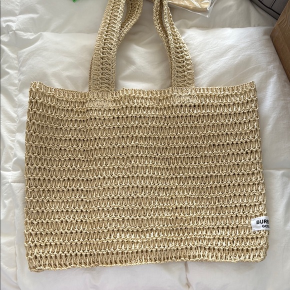Burberry Tan Tote Bag with Structured Design and Double Handles - Picture 1 of 4